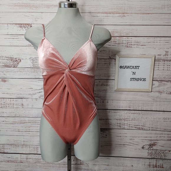 SOLD Topshop pink velvet twist front bodysuit 6 - Picture 2 of 12